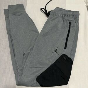 Men’s Jordan joggers SZ S